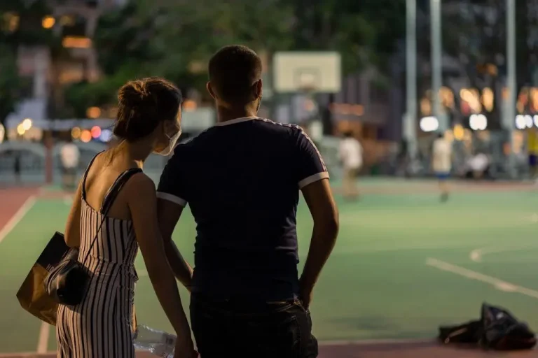 Tall People in Dating: The Unfair Advantages (And Surprising Challenges)